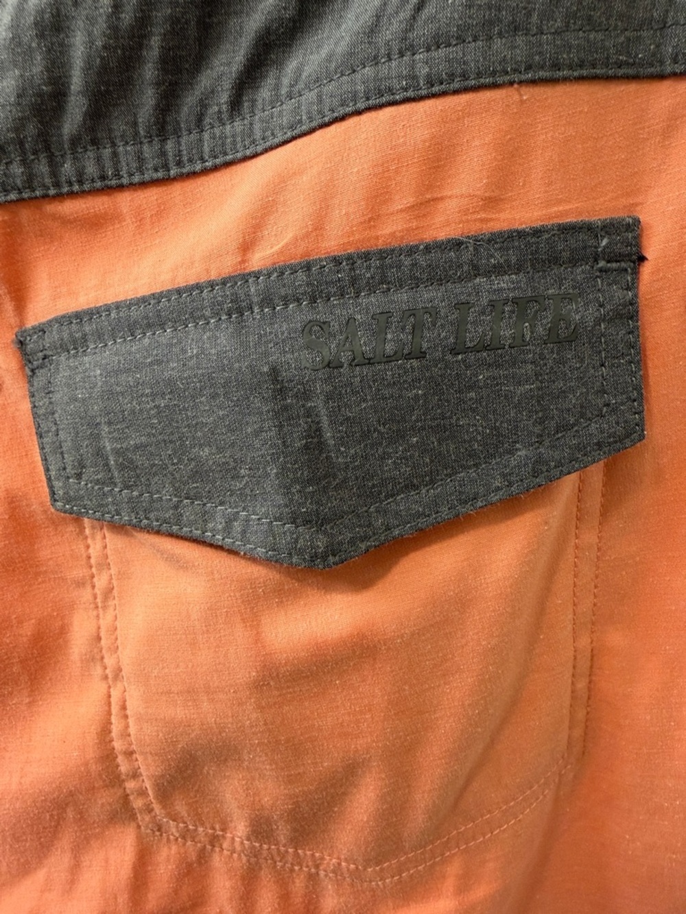 Salt Life Men’s Coral & Gray Boardshorts - Picture 3 of 6